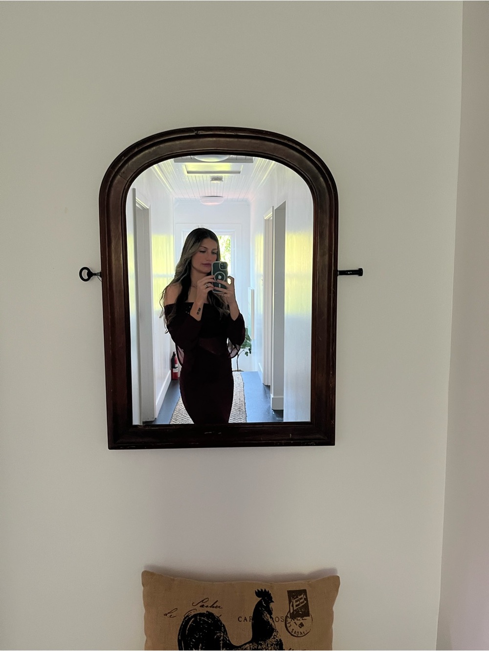 Meshki burgundy Kaitlin dress 

Off-Shoulder Long Sleeve Burgundy Maxi Dress - Picture 4 of 4